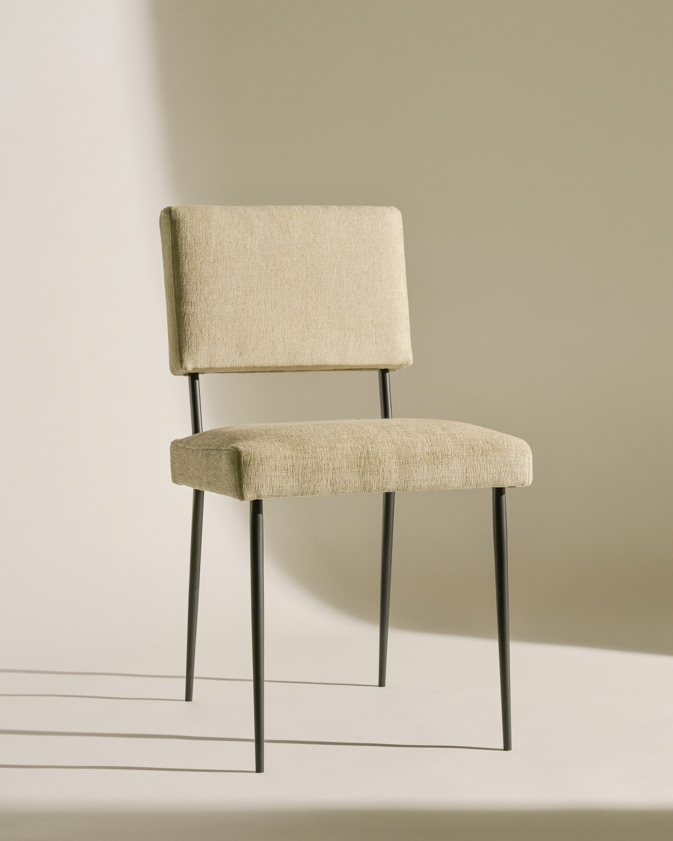 Gubi M-Chair Dining Chair